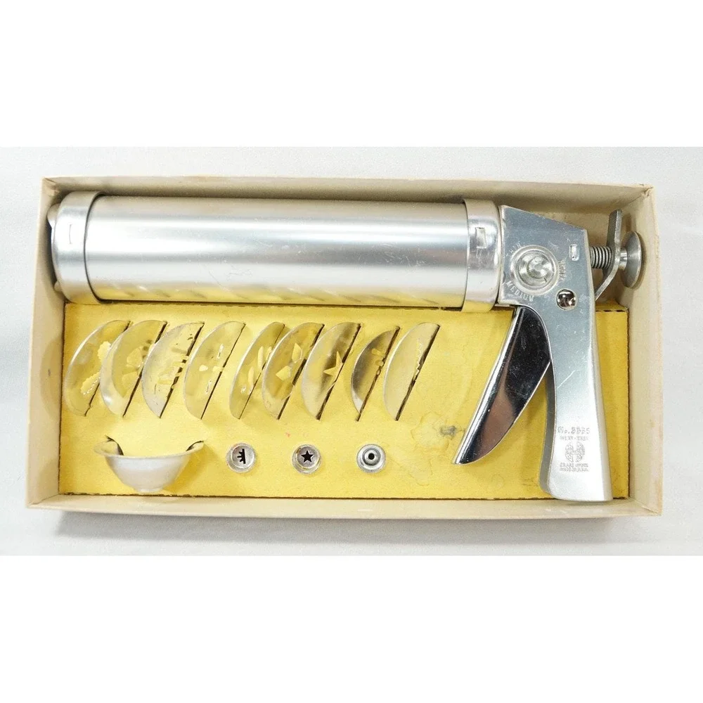 Vintage Wear-Ever Cookie Gun & Pastry Decorator in Box Complete w/ Instructions